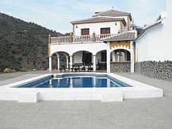 Villa Javier situado en 12810 en la provincia de 30 plazas 6 desde 25.00€ persona/noche