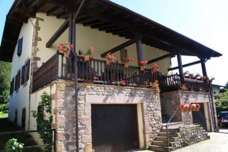 Casa Larraldea situado en 12922 en la provincia de 32 plazas 6 desde 25.00€ persona/noche